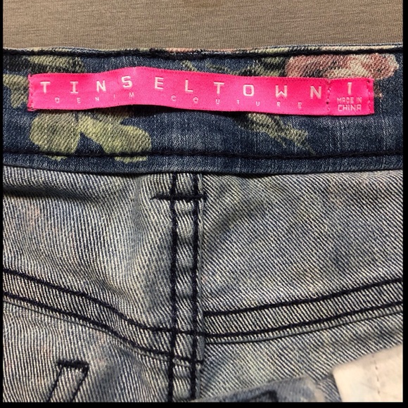 Floral Shorts - Picture 3 of 4